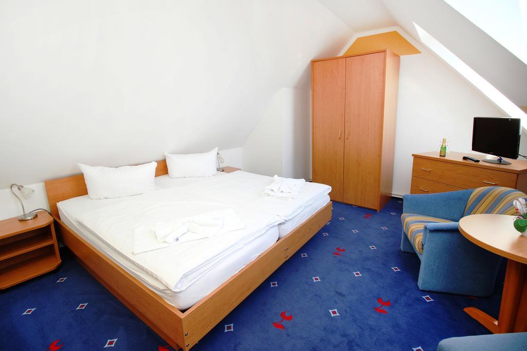 Hotel Pension Kirschstein Wolgast Dış mekan fotoğraf