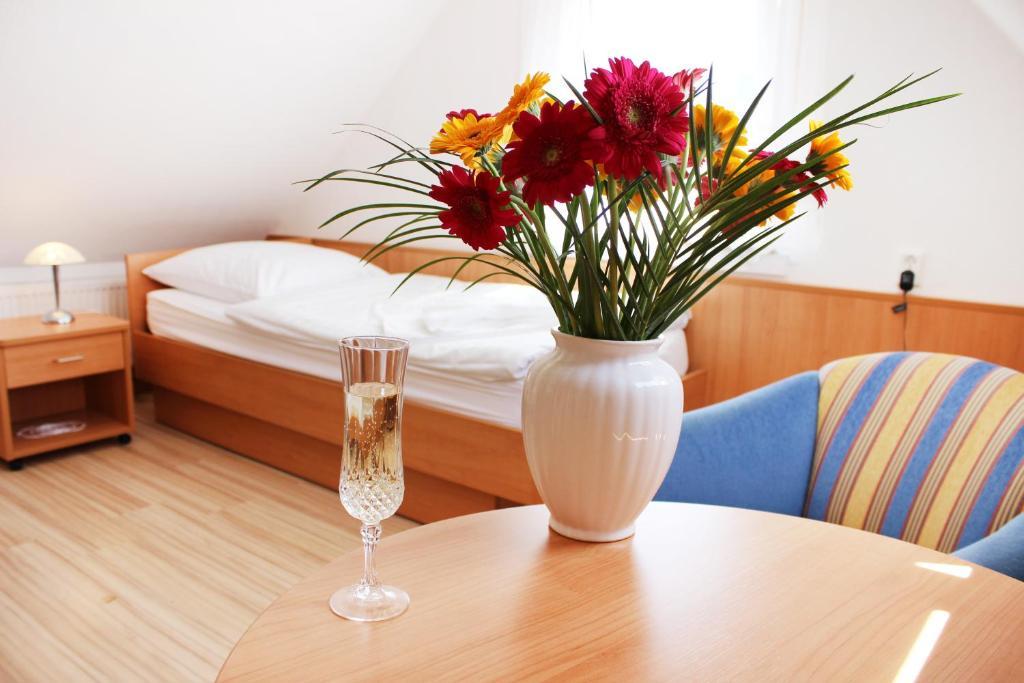 Hotel Pension Kirschstein Wolgast Oda fotoğraf
